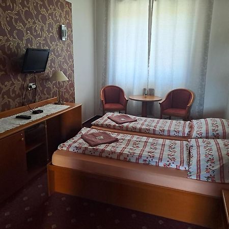 Hotel Dobra Skola U Jenicka Wojkowice Zewnętrze zdjęcie