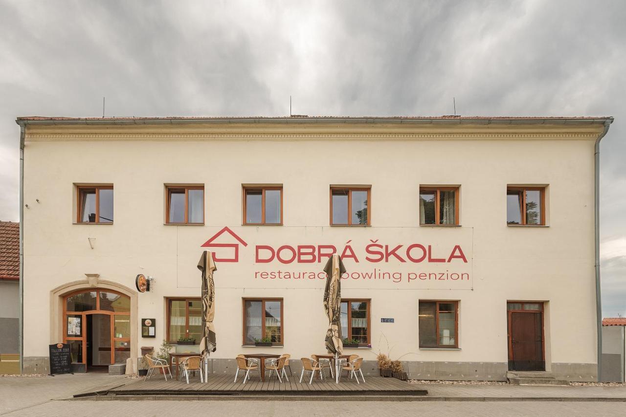 Hotel Dobra Skola U Jenicka Wojkowice Zewnętrze zdjęcie