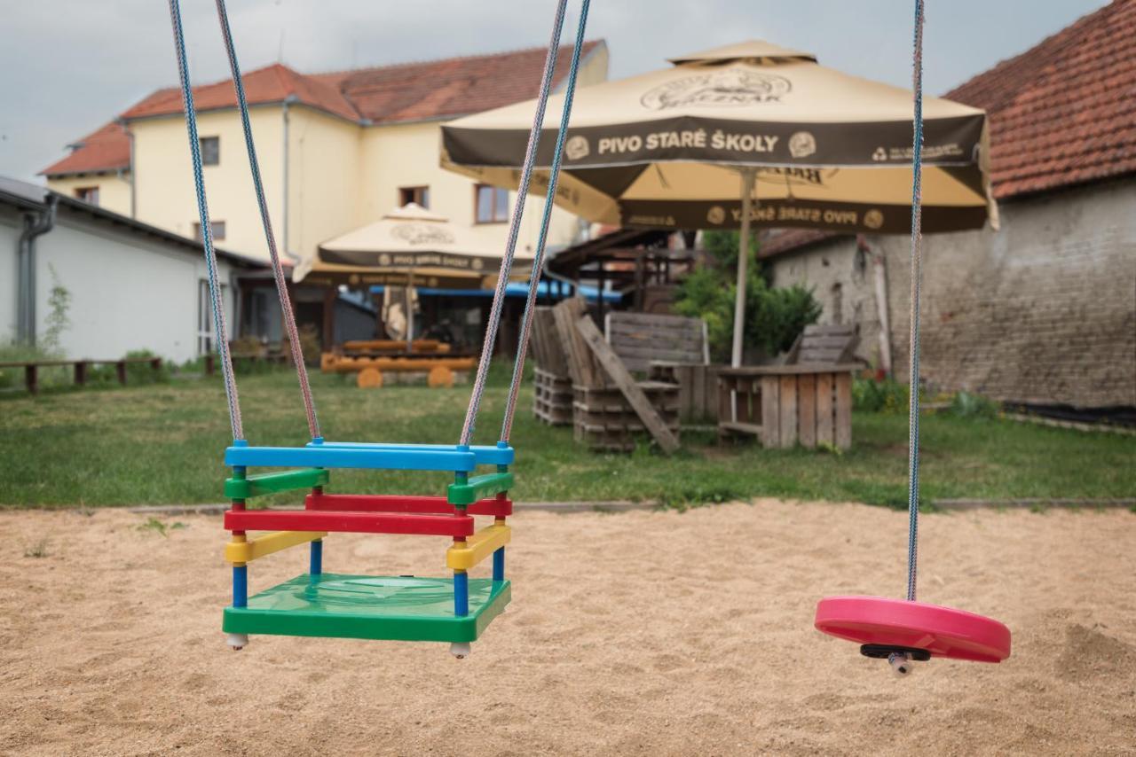 Hotel Dobra Skola U Jenicka Wojkowice Zewnętrze zdjęcie